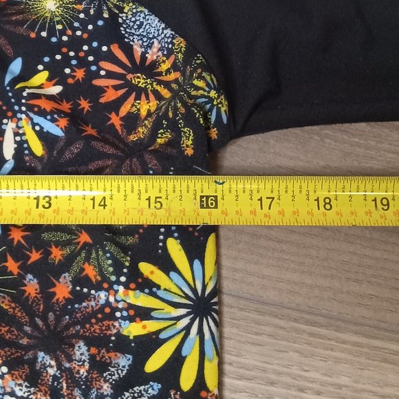 LulaRoe Shirt - Picture 10 of 10